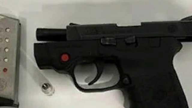 Des Moines airport: Loaded handgun found in woman's carry-on luggage - Vimarsana News