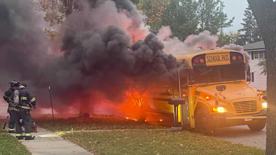 No students injured in Milwaukee bus fire - WISN