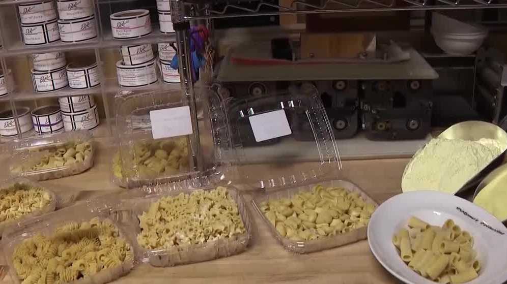 'Gulfcoasting' at DeRomo's Gourmet Market and Restaurant