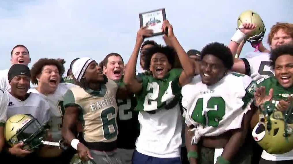 Racine Case WR takes home Play of the Week plaque for 'Fly Eagle Fly'