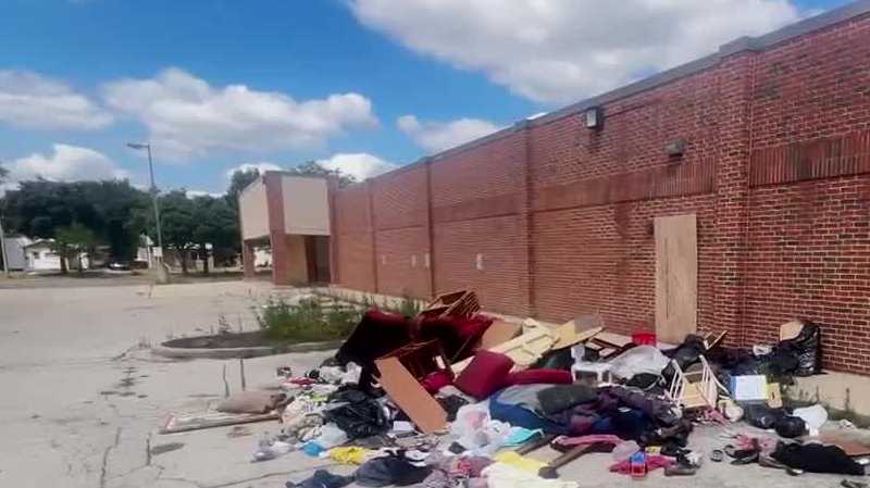 Dumping-plagued former Aldi site could become new grocery store