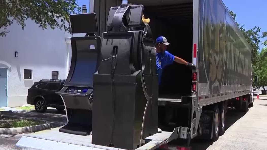 Florida Gaming Control Commission raids 2 arcades in Collier County, removes illegal slot machines