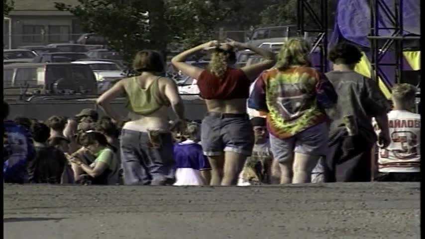 KCCI archives: Look back 30 years to when Lollapalooza came to Iowa State Fairgrounds