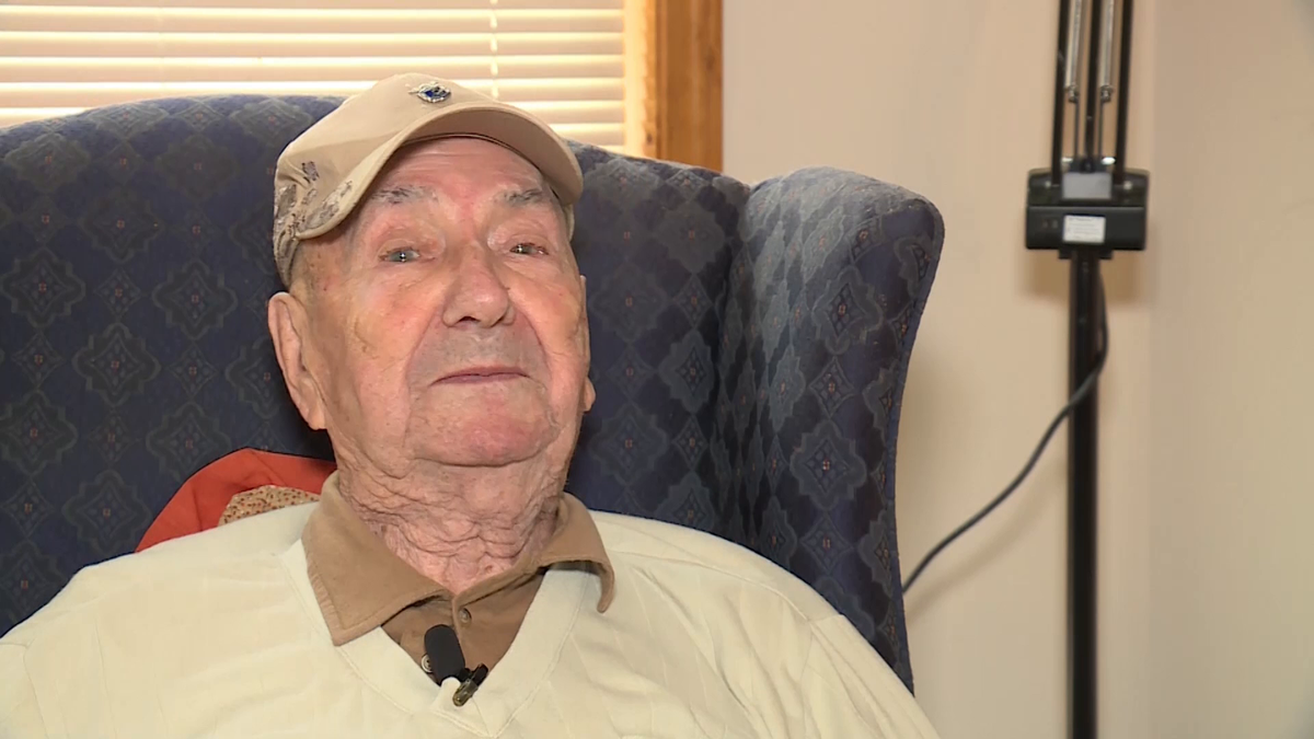 World War Ii Veteran Talks About Survival After Being Shot Down 4278