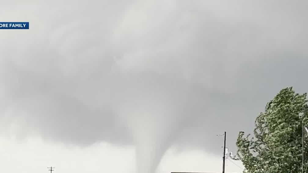 Ron and Josh Moore chase severe storms in Oklahoma - Vimarsana News