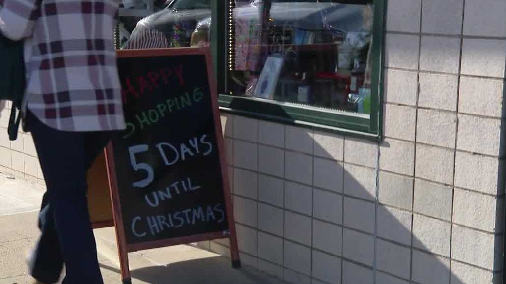 Valley Junction businesses see last-minute rush ahead of Christmas