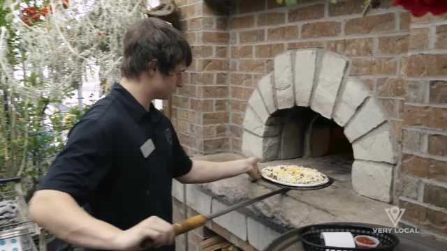 A family winery serves up wood-fired pizza in Excelsior Springs - Vimarsana News