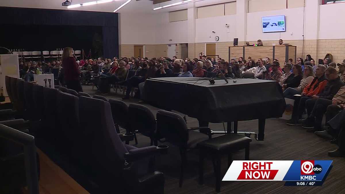 ICE protests draw hundreds as advocates say Kansas City action blocked new detention centers