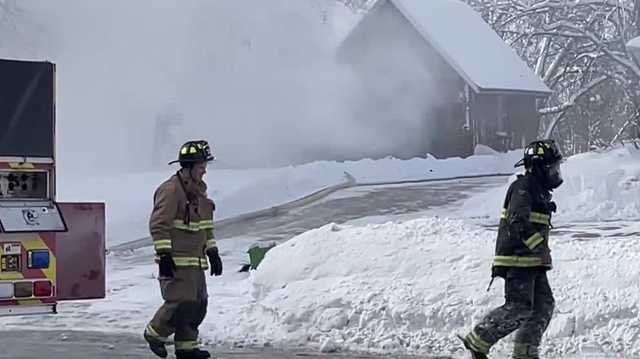 Crews battling fire at house outside of Des Moines - Vimarsana News