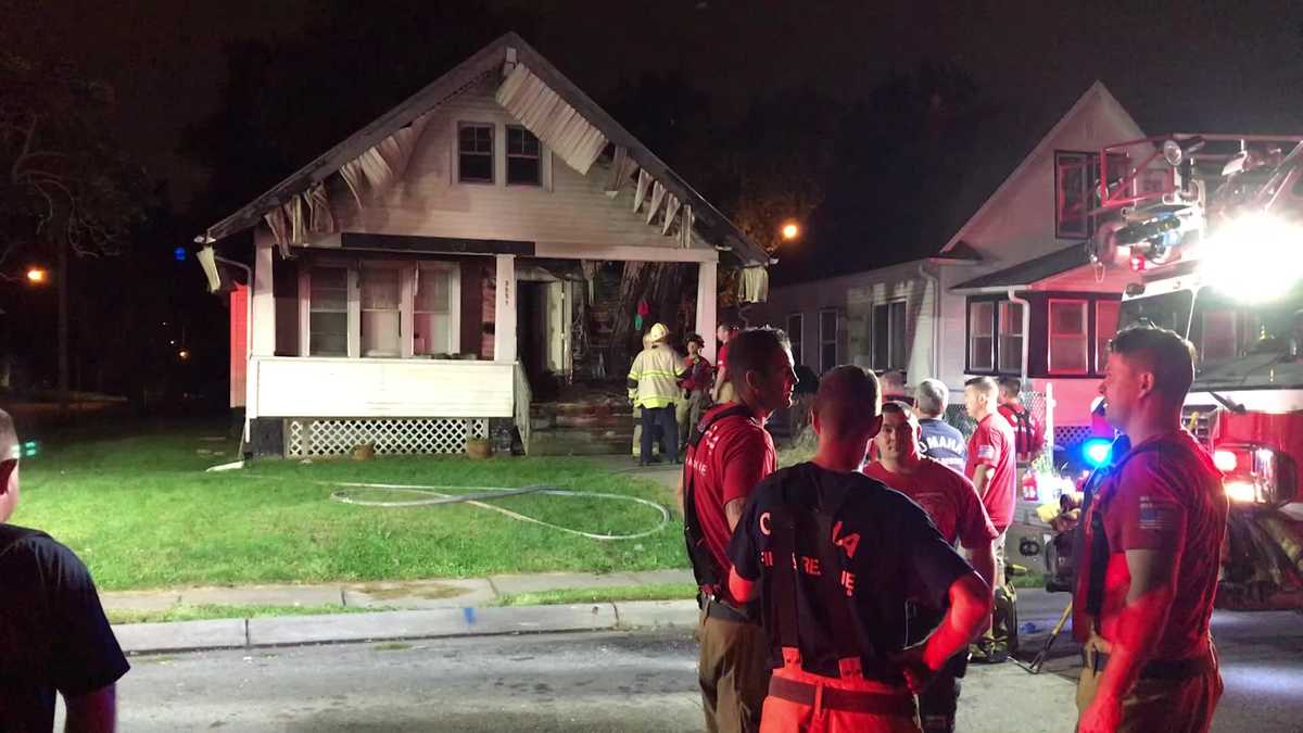 Firefighters in Omaha, Council Bluffs respond to early morning house fires
