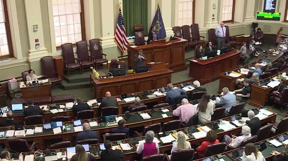 State lawmakers race against the clock before end of legislative session