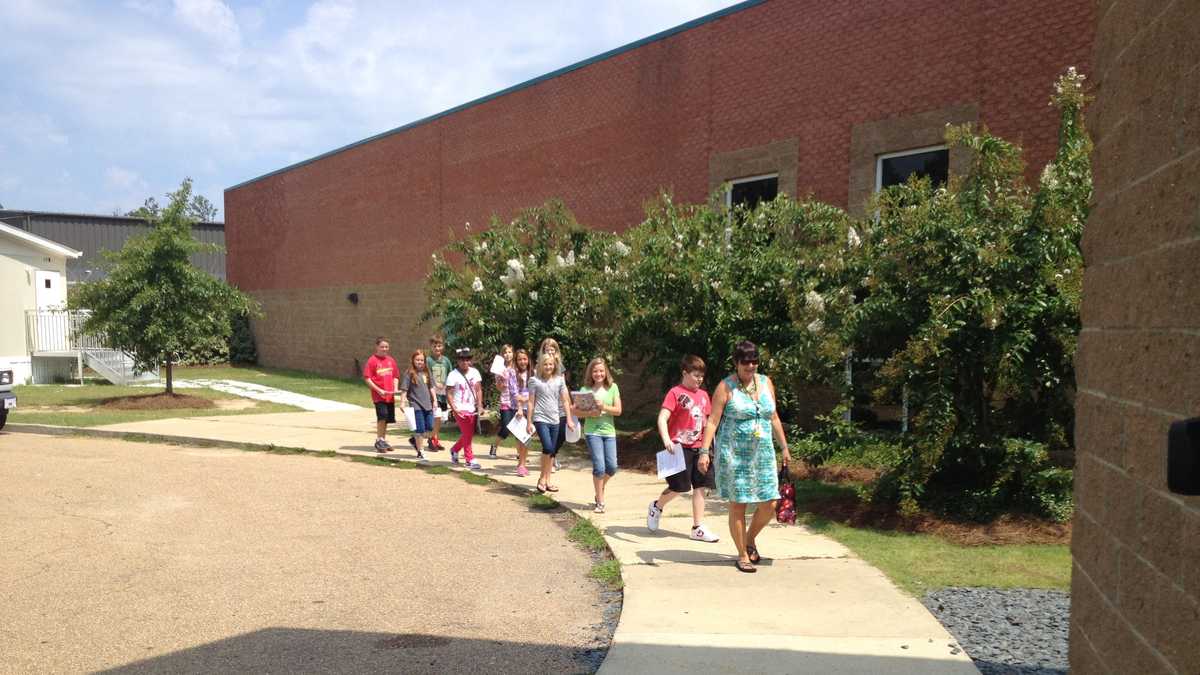 Students head back to Rankin County Schools Students head back to Rankin County Schools
