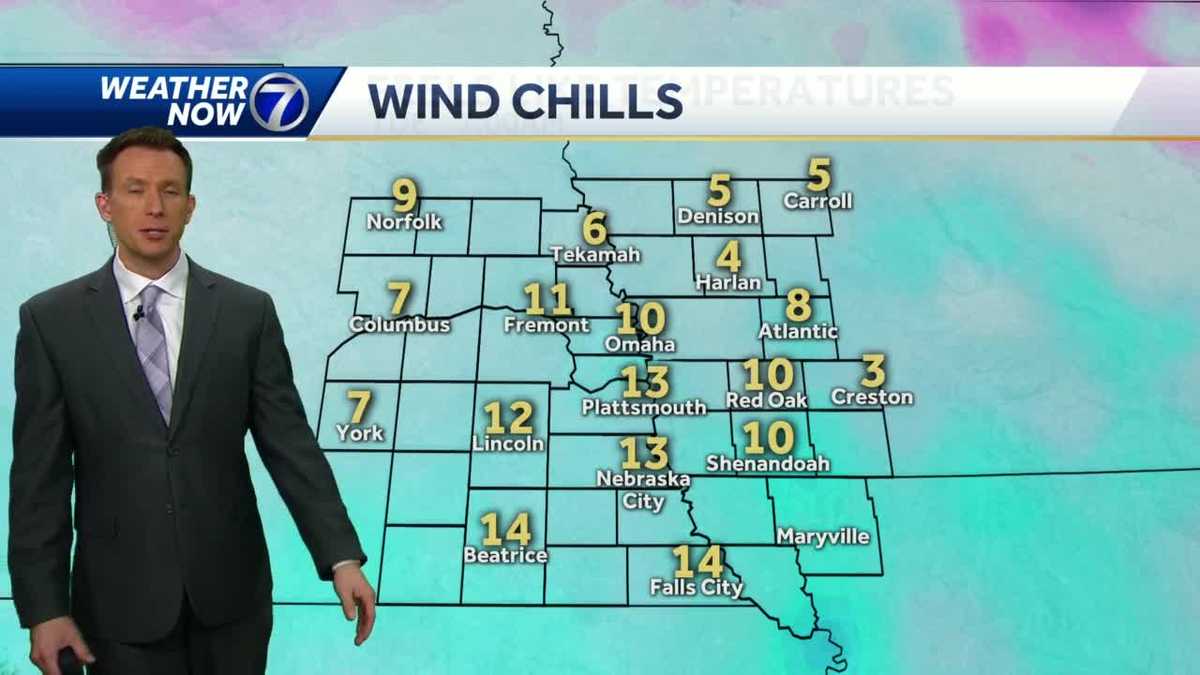 A few flurries with single digit wind chills Tuesday
