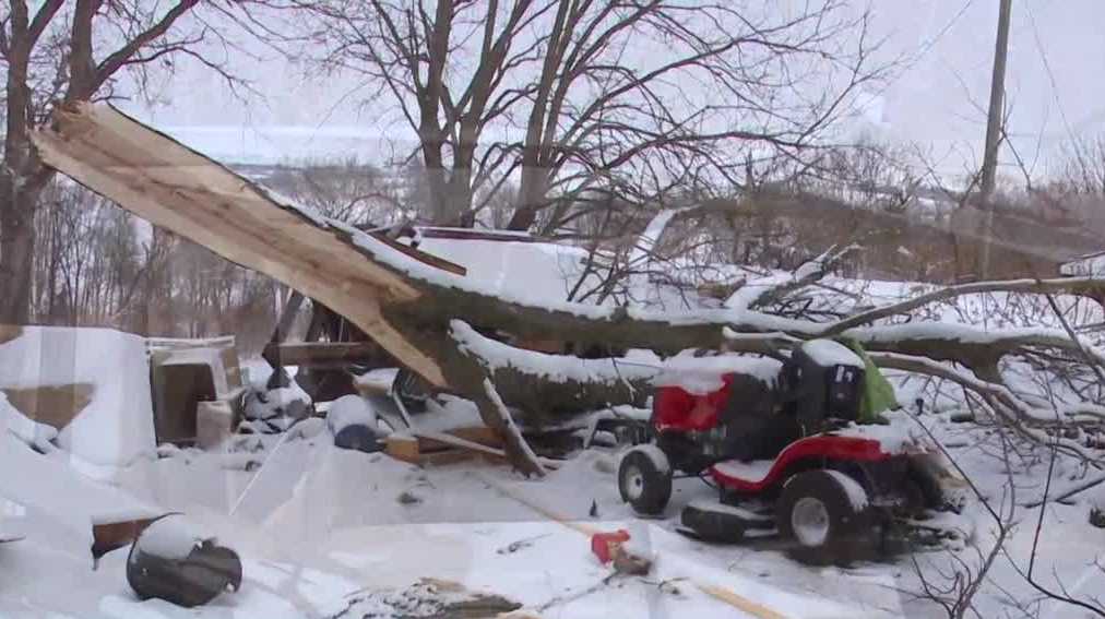Runnells, Iowa homes without power after tornado outbreak