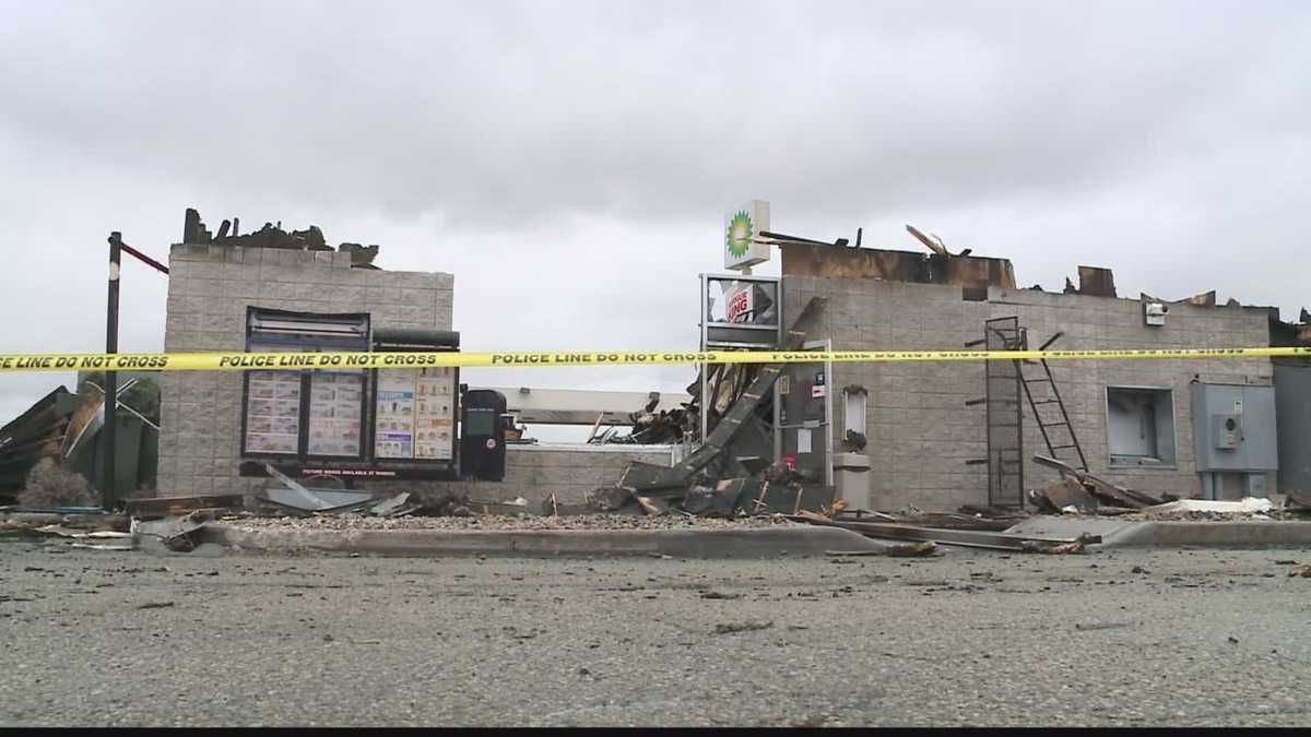 Fire destroys Lomira gas station and restaurant