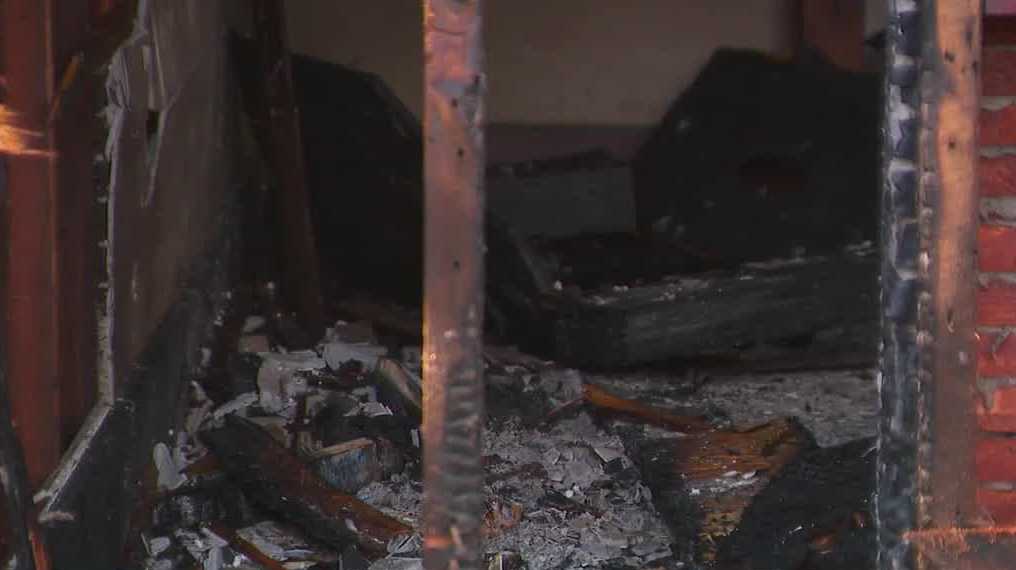Downtown Sacramento fire extinguished at boarded-up building