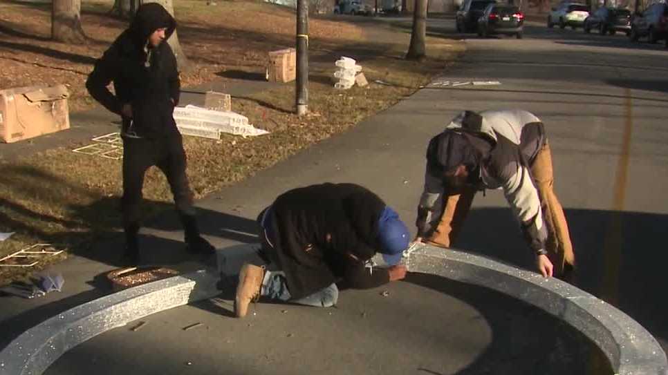 Light displays being installed for Shawnee Park Winter Wonderland