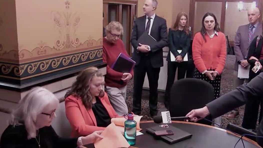 Bill on chatbot guidelines advances in Iowa House