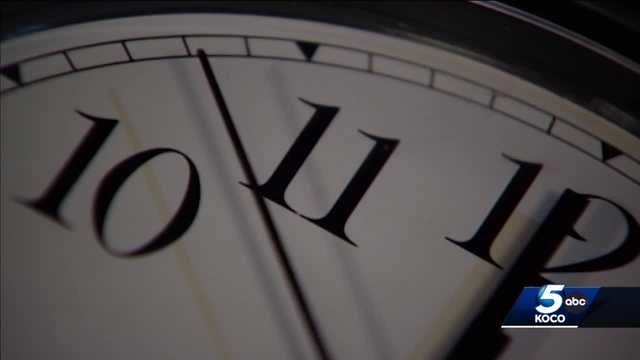 Oklahoma senator pushes legislation to stop time changes - Vimarsana News