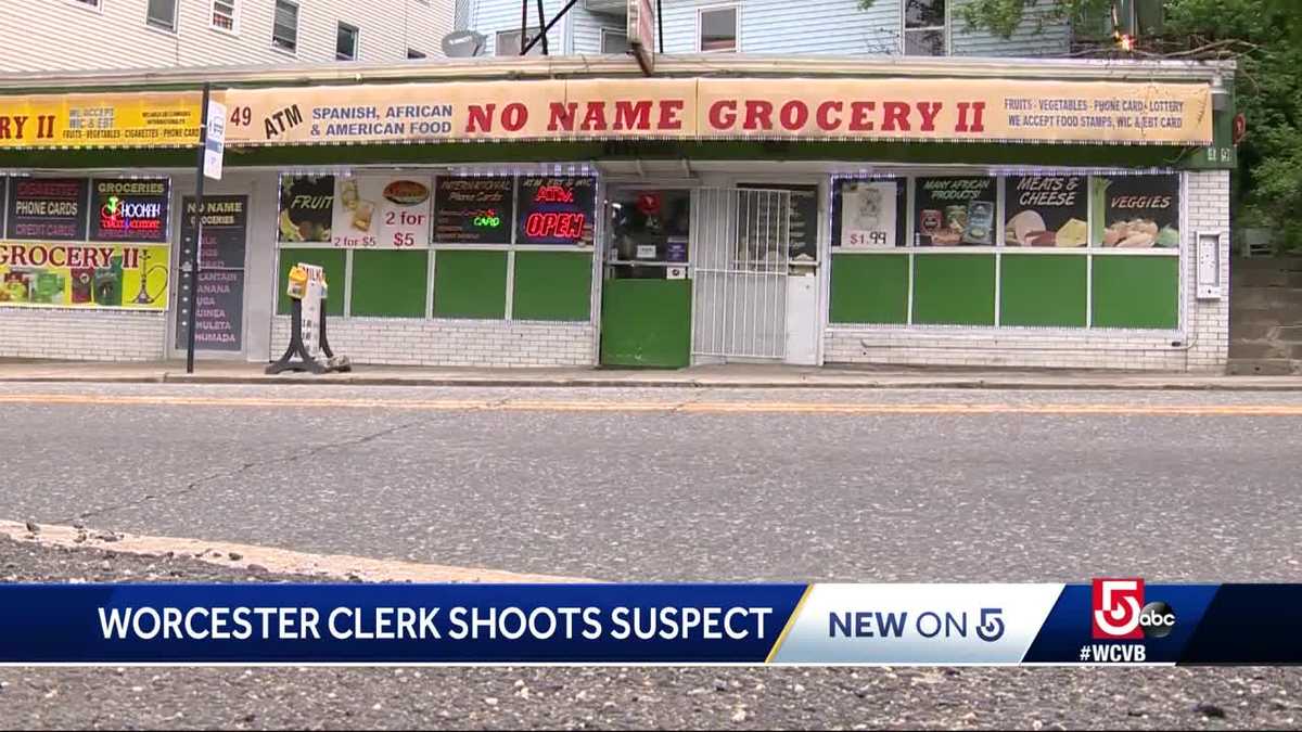 Clerk shot robbery suspect armed with knife, police say