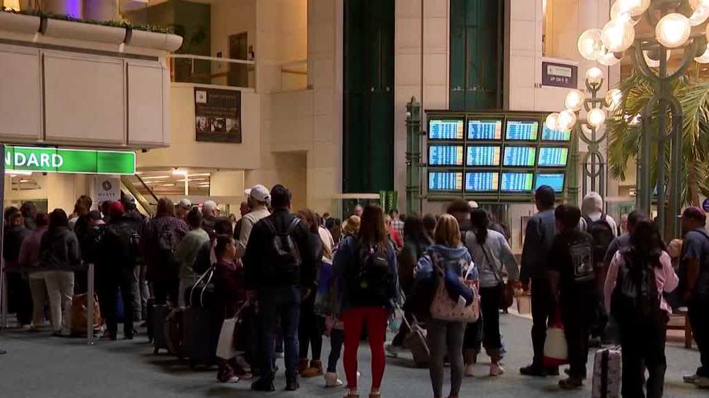 Holiday travel rush continues at Orlando International Airport