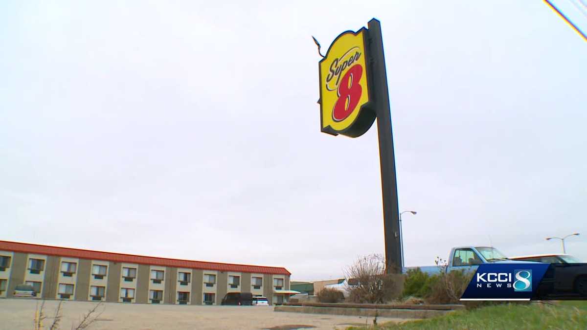 Iowa officials arrest 2 men suspected in major drug bust