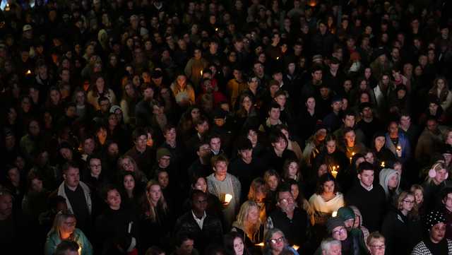Lewiston vigil draws thousands of supporters; 'This community is strong' - Vimarsana News