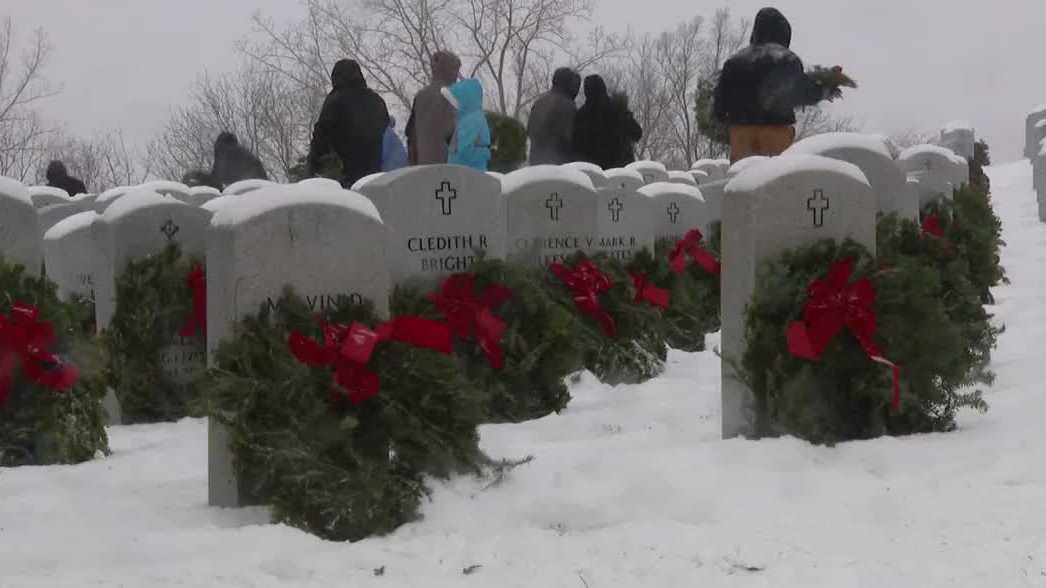 Iowans honor veterans during annual Wreaths Across America ceremony