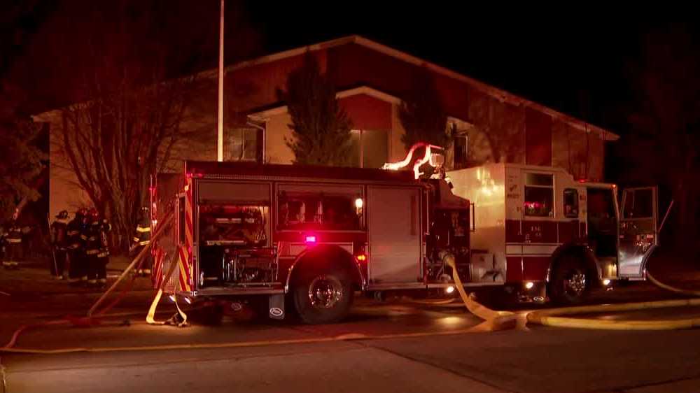 Apartment fire displaces dozens in South Milwaukee