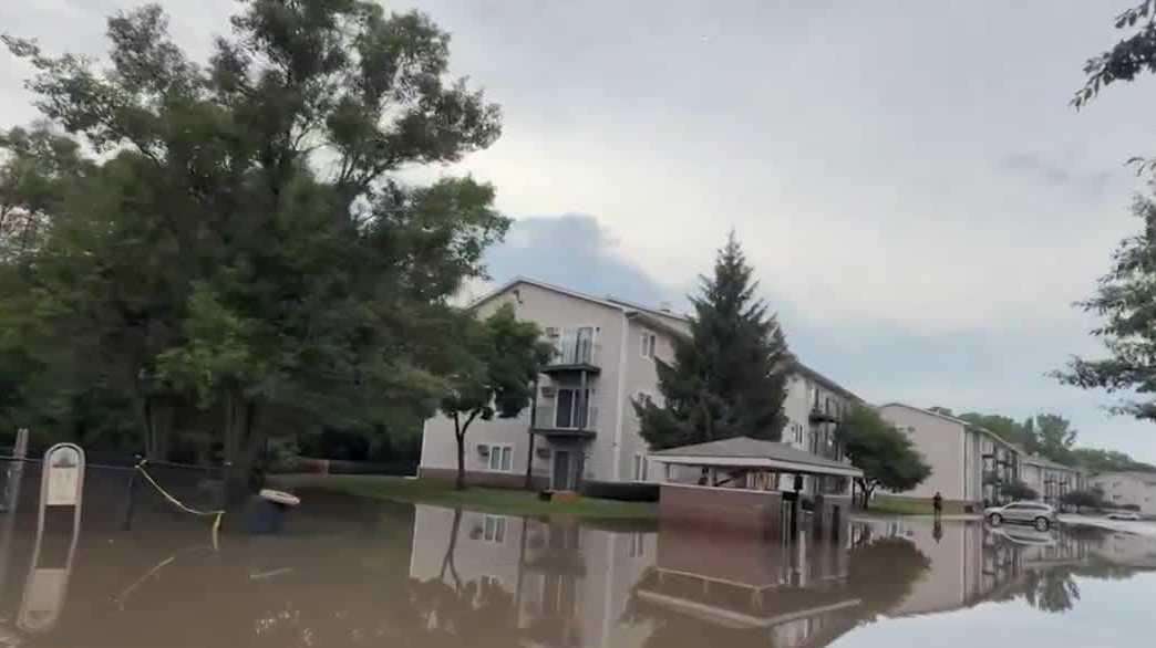 Des Moines middle school still housing 30 flood victims as residents seek long-term homes