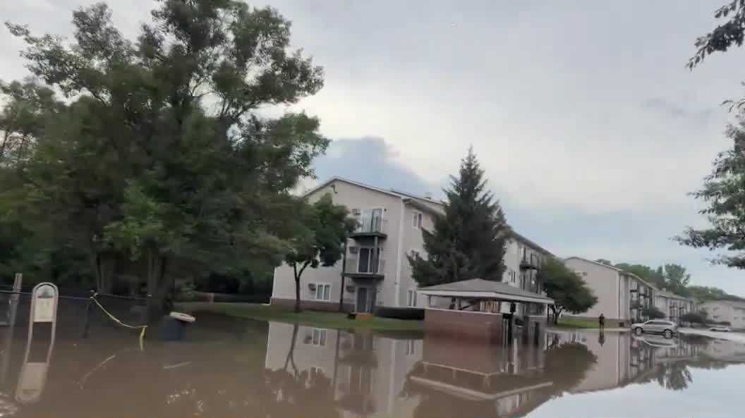 Conlin Properties helps Parkside East flood victims in Des Moines