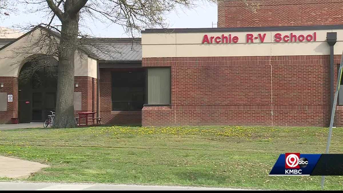 Archie schools closed, students returned home on buses due to threat