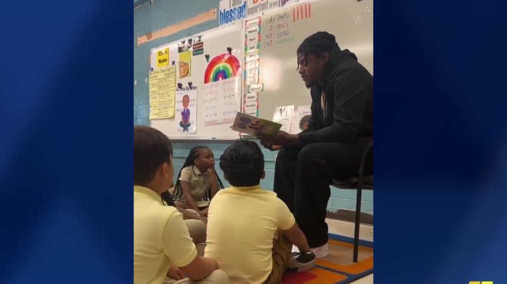 Lamar Jackson Gifts Jerseys, Books To Kids At His Old FL Elementary School