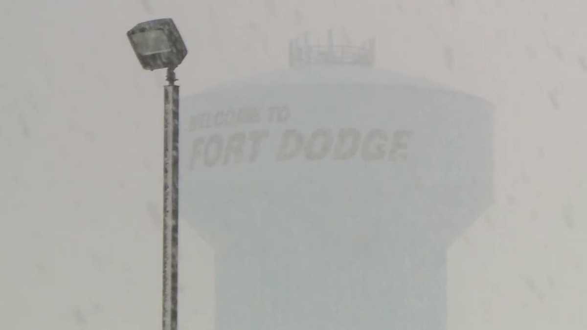 Winter storm spreads snow, slush on Iowa roads