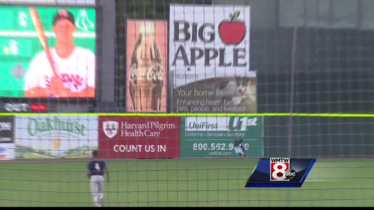 Catch of the year candidate at Hadlock Field in Sea Dogs loss