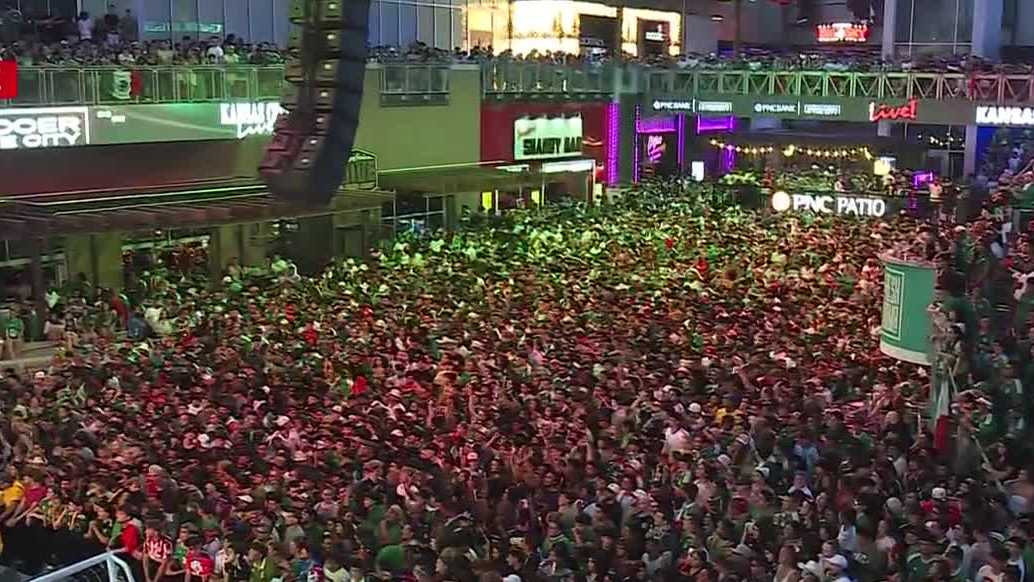 'A little Mexico': Thousands pack Kansas City's Power & Light District for World Cup watch party