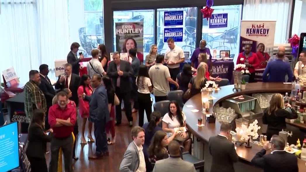 Candidates gather for Orlando hobnob ahead of primary