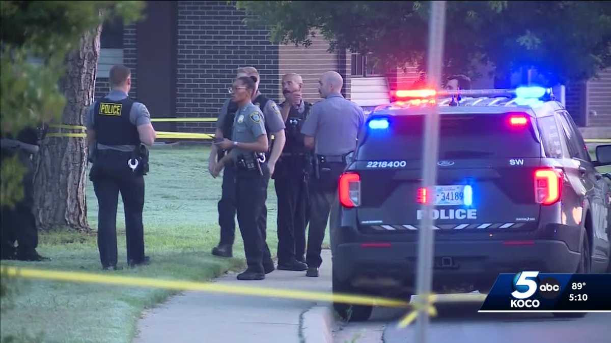 Oklahoma City police shoot and kill suspect who charged with knife