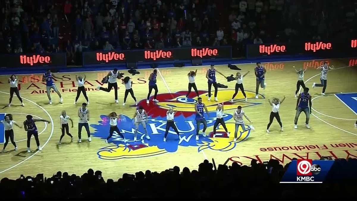 KU kicks off basketball season with Late Night in the Phog