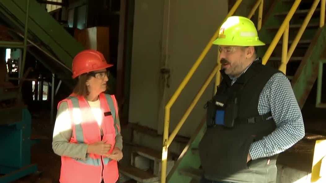 Candidates for governor tour New Hampshire businesses
