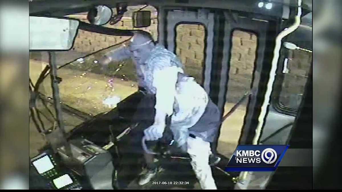 Video captures fight, stabbing on KC bus