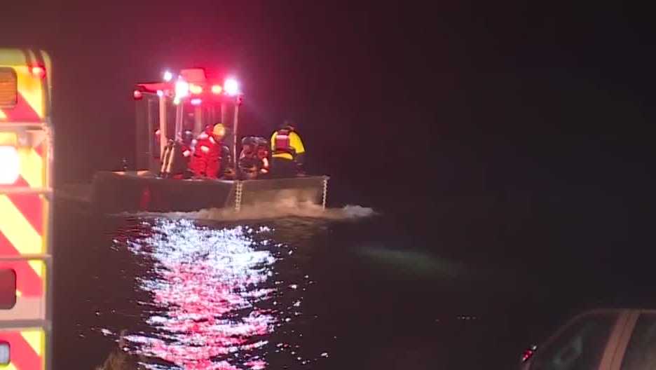 Rouses Point Bridge back open after police search for possible missing