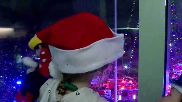 First responders put on light show for patients at Shriners children's hospital - Vimarsana News