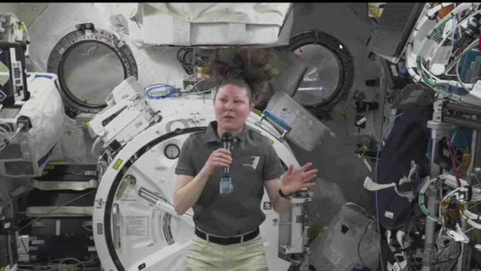 La astronauta de la NASA Tracy C. Dyson habla con KCRA 3 en vivo desde la Estación Espacial Internacional