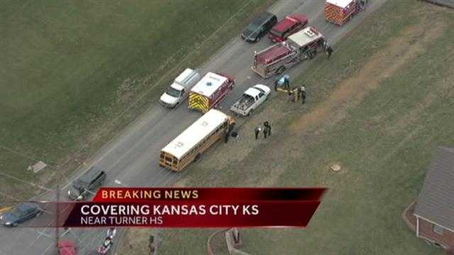 5 students hurt in KCK school bus crash