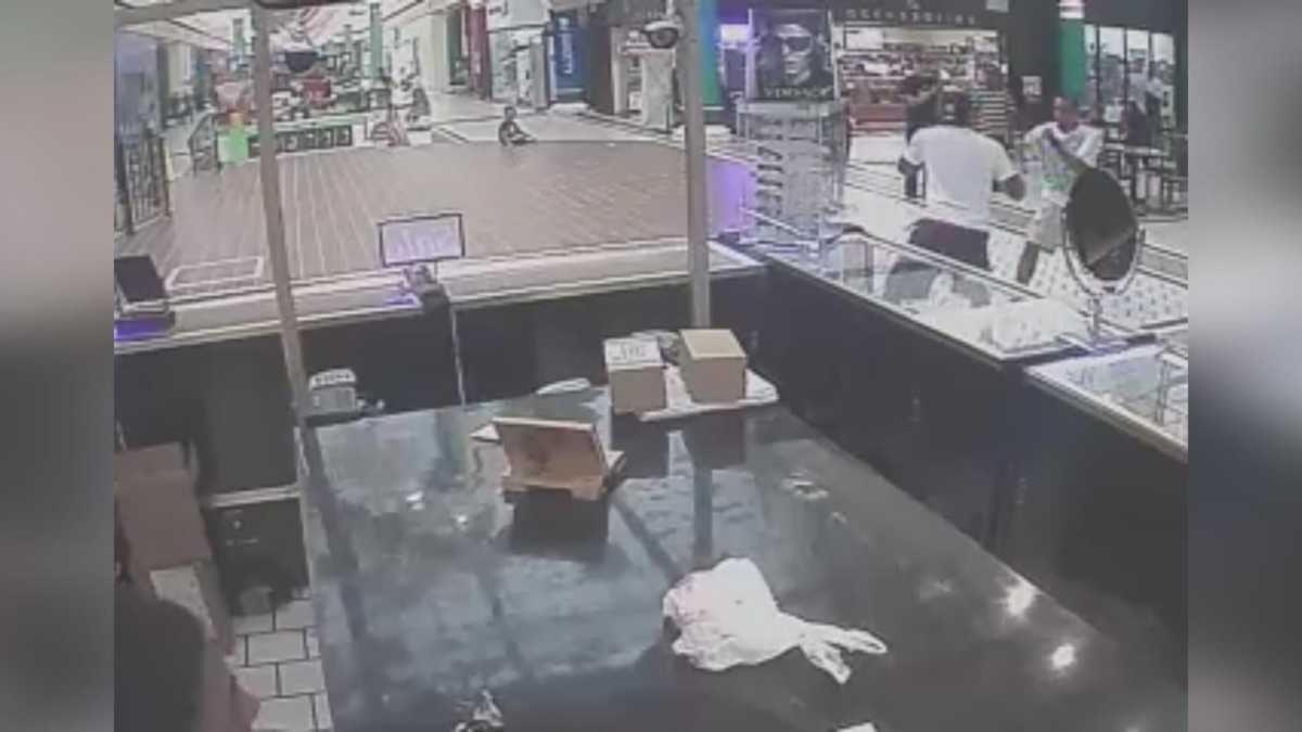 New details emerge in shooting at Kissimmee mall