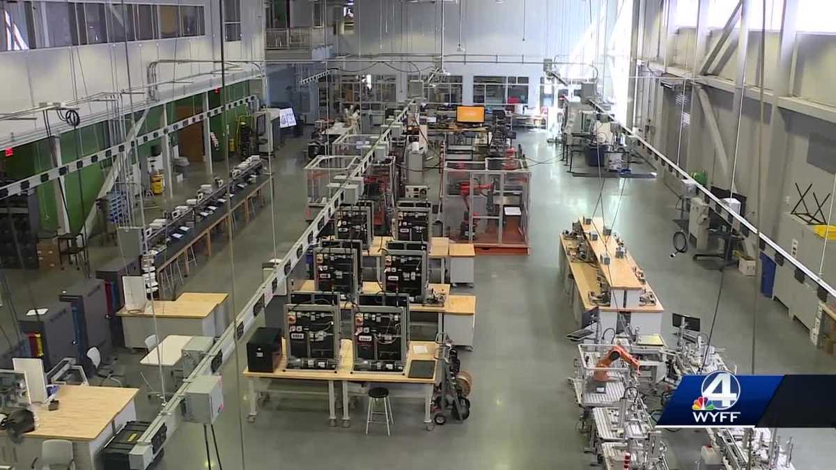 College students work on the future of engineering