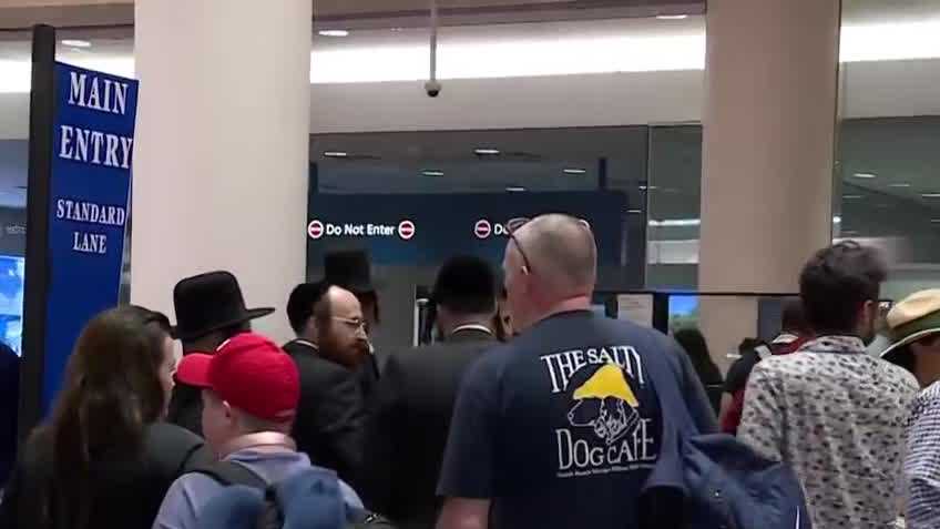 Thanksgiving travel rush causes flight delays at PBIA