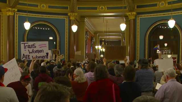 Opponents, supporters voice opinions on Iowa gender ID bill - Vimarsana News