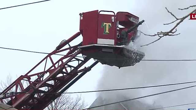 Firefighters battle house fire in Milwaukee - Vimarsana News